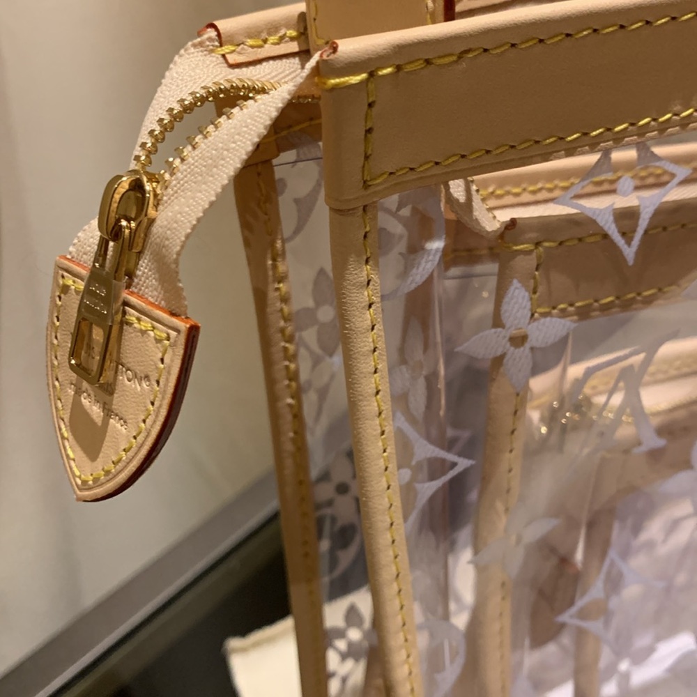 Stunning Louis Vuitton clear authentic rare 3 cosmetic cases with LV logo… - Picture 6 of 17